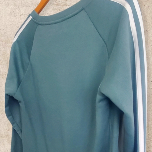 ☆Adidas☆ Women's Stylish Sweater - Picture 5 of 6